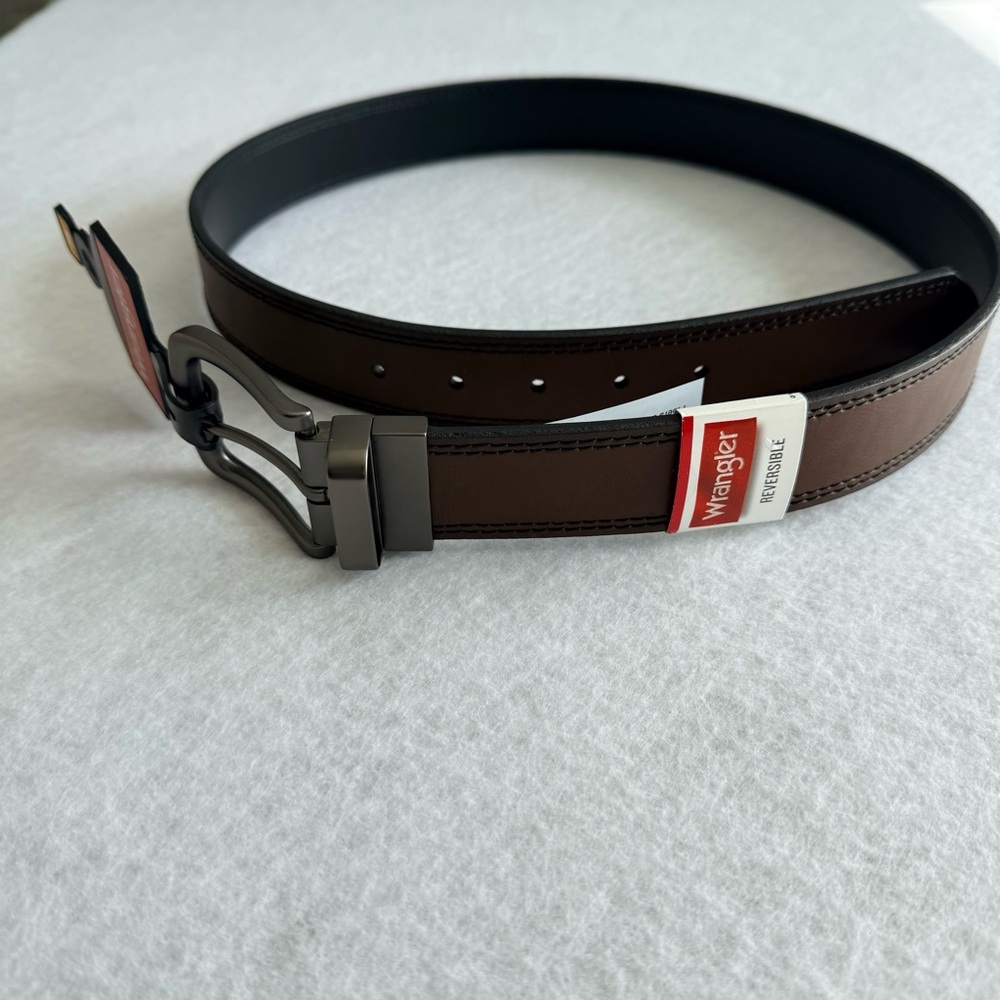 NWT Wrangler Men's Brown and Black Reversible‎ Leather Belt size 38
